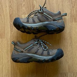 KEEN Voyager Hiking Shoes
